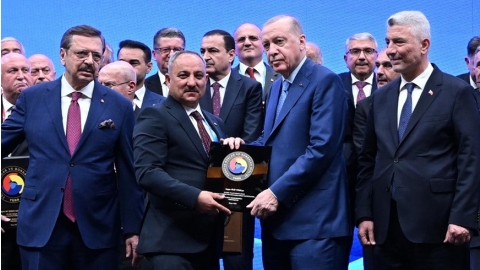 AKŞEHİR TSO GENEL SEKRETERİNE CUMHURBAŞKANINDAN HİZMET ŞEREF BELGESİ